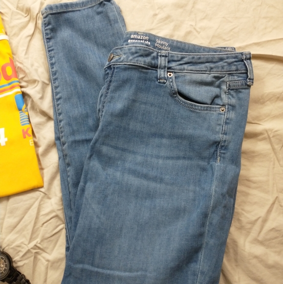 Amazon Basics Skinny Jeans - Picture 2 of 4